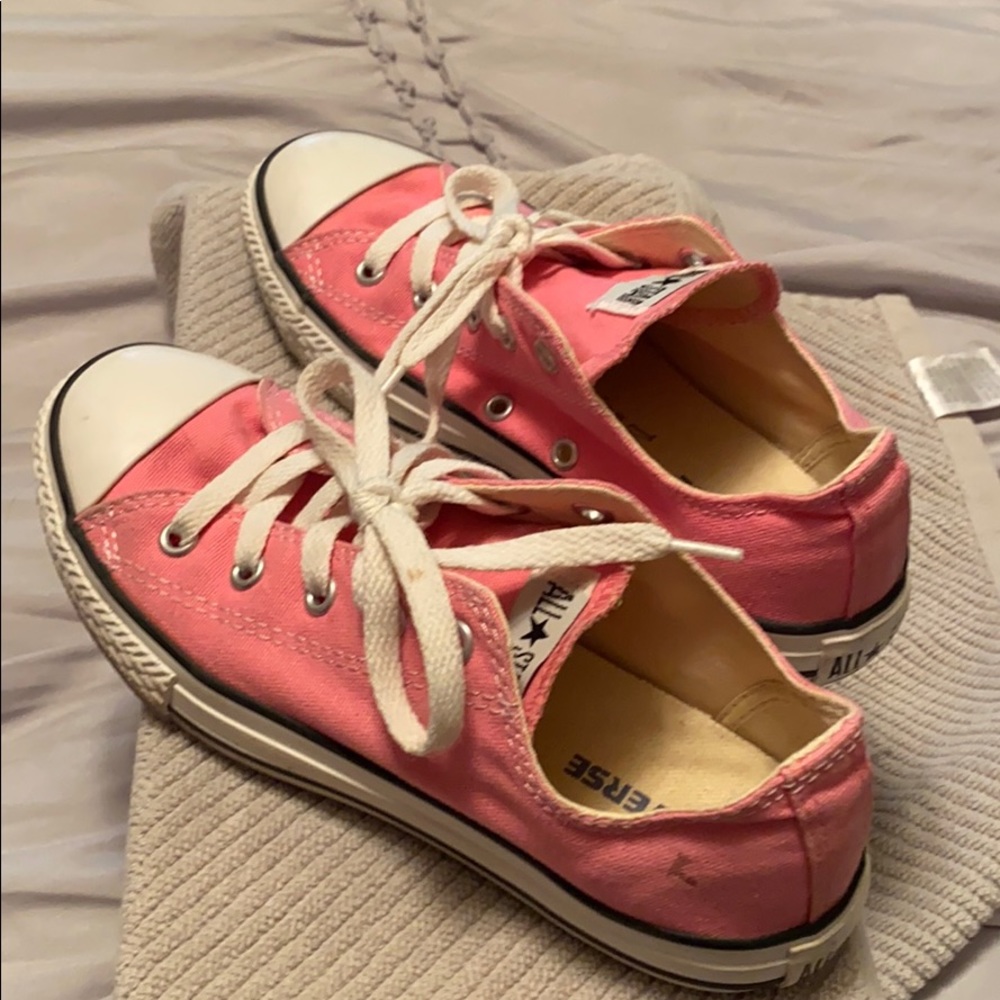 Pink youth converse low top sneakers
